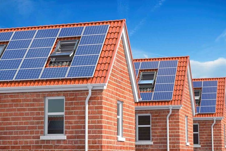zonnepanelen groepsaankoop op dak van huis